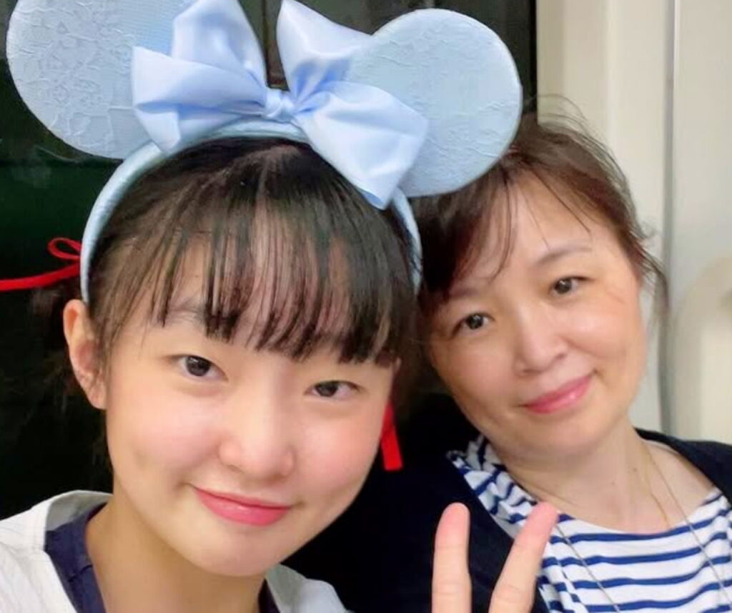 張本美和 母親 出典：インスタグラムより